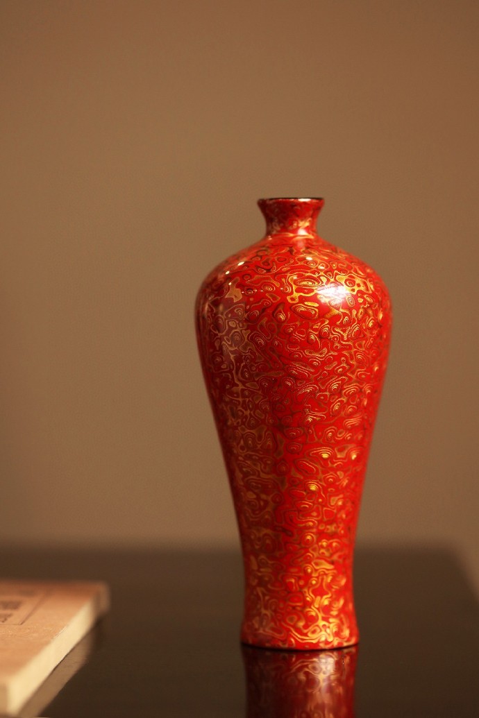 red gold trailing vine cloud pattern lacquer prunus vase red gold trailing vine cloud pattern lacquer prunus vase